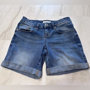 Guess Vintage Stretch 24 Jean Bermuda Cuffed Shorts